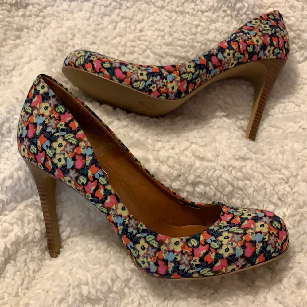 Jessica Simpson floral heels
